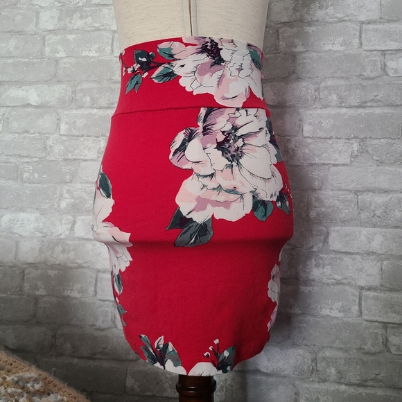 🖤 CHARLOTTE RUSSE Skirt - Picture 2 of 2